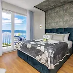 Skalinada Sea View Pensión 3*