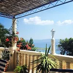 Skalinada Sea View 3*