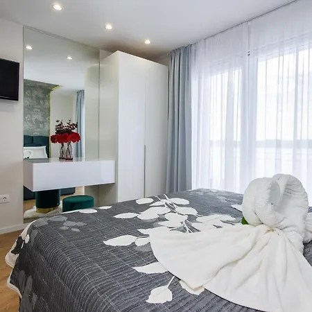 Skalinada Sea View بيت ضيافة 3*