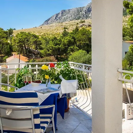 بيت ضيافة Skalinada Sea View 3*