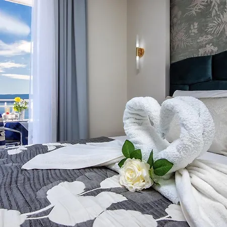 بيت ضيافة Skalinada Sea View 3*
