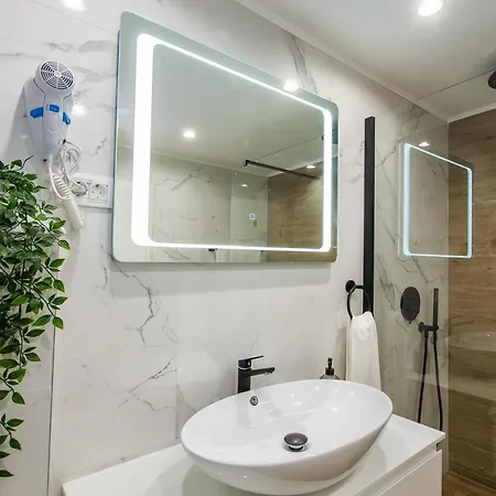 Skalinada Sea View 3* 로크바 로고즈니차